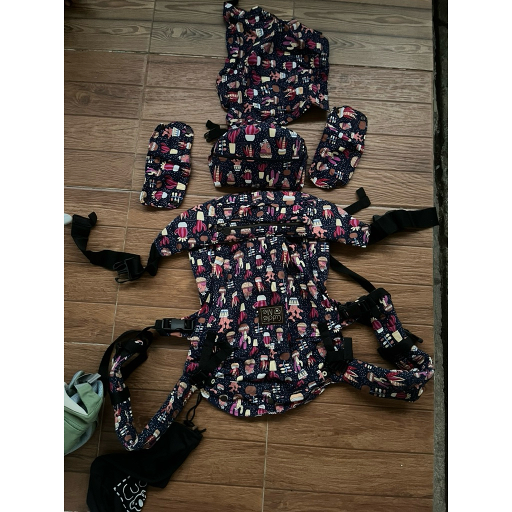 Preloved Gendongan Cuddle Me