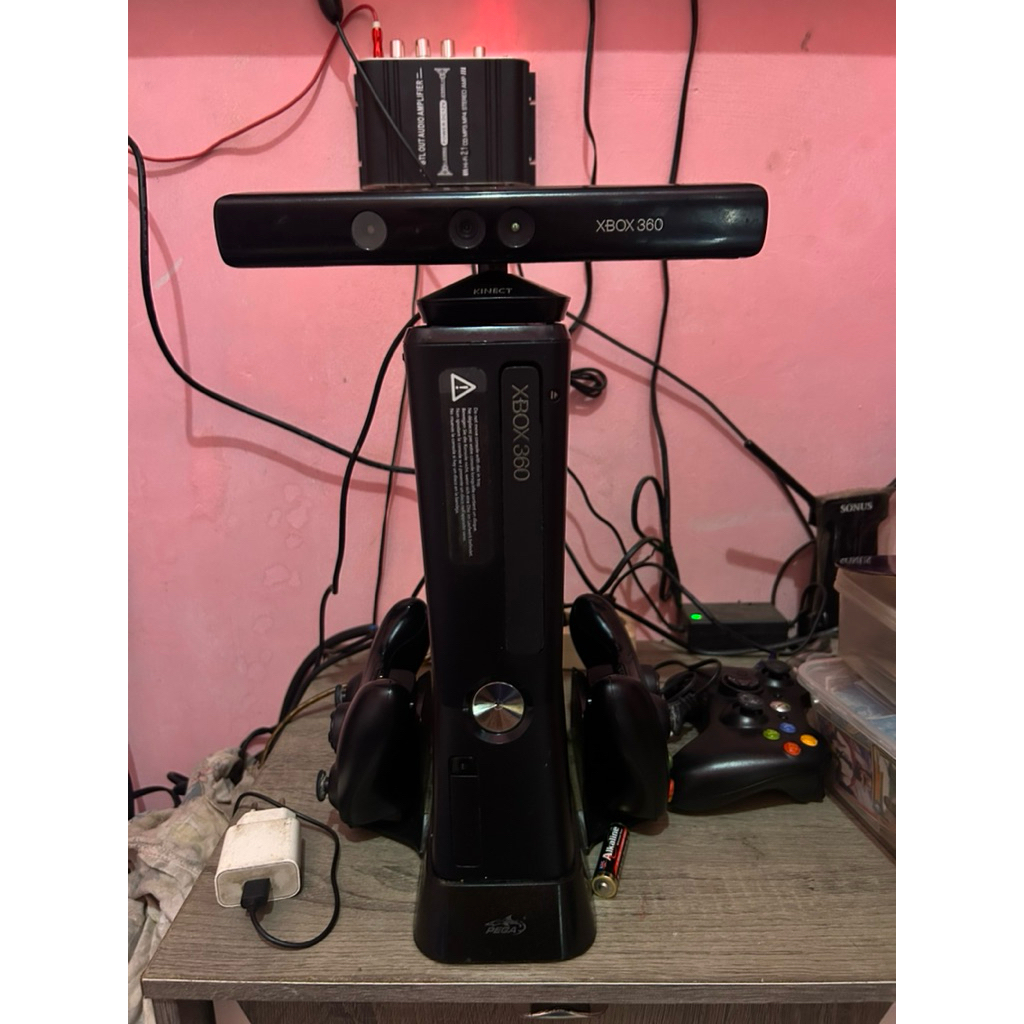 Xbox 360 slim fullset kondisi bekas dan normal