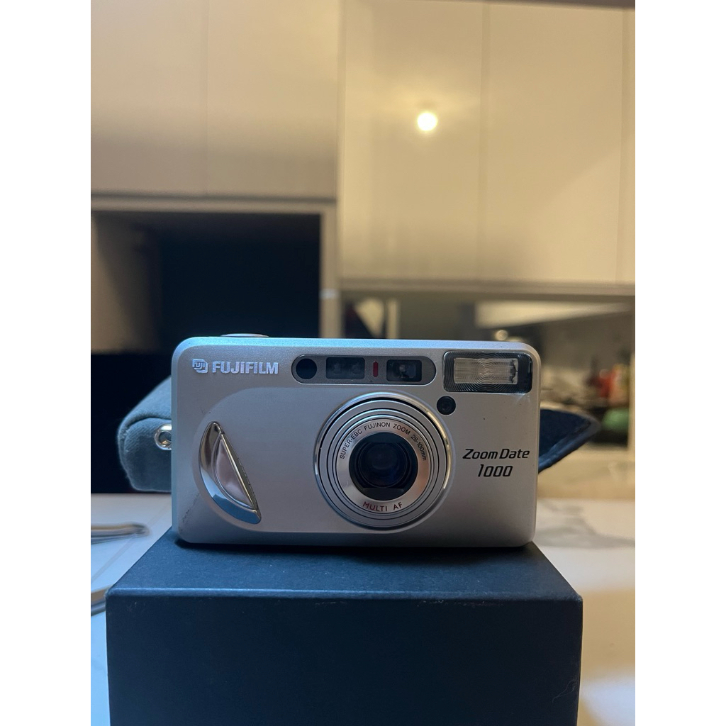 kemera fujifilm zoom date 1000