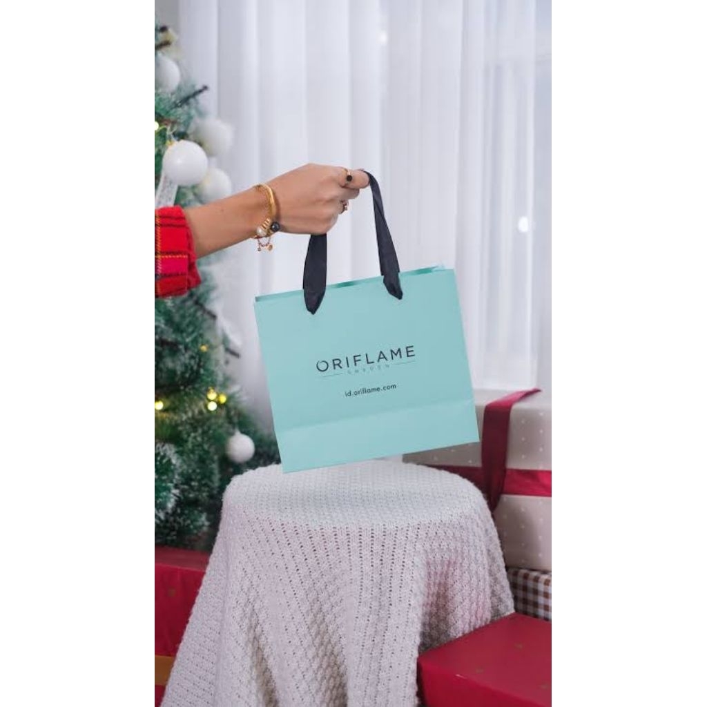 Paper Bag Oriflame dengan Hang tag/ tas belanja