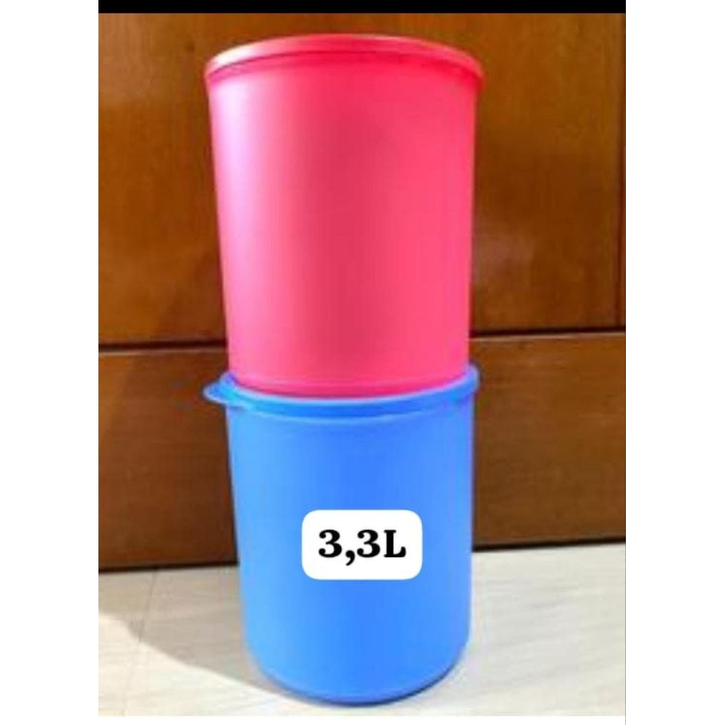 large summer Fress Tupperware