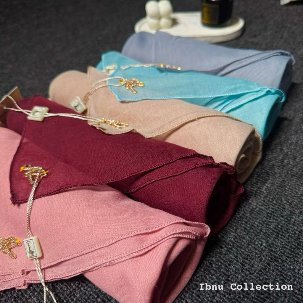 HIJAB SEGI EMPAT PARIS AZARA METAL LOGO AZ / HIJAB AZARA PARIS JADUL / PARIS AZARA PREMIUM
