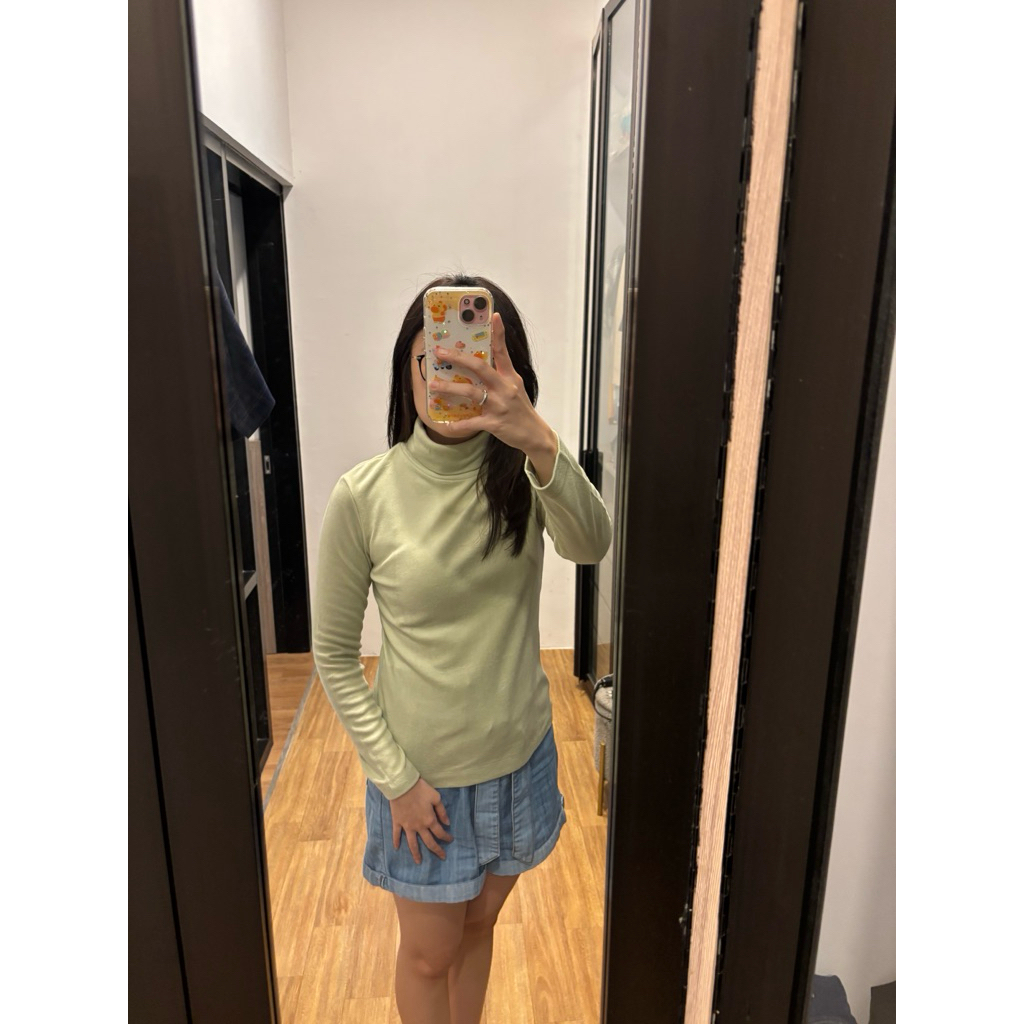 PRELOVED UNIQLO Heattech Turtleneck
