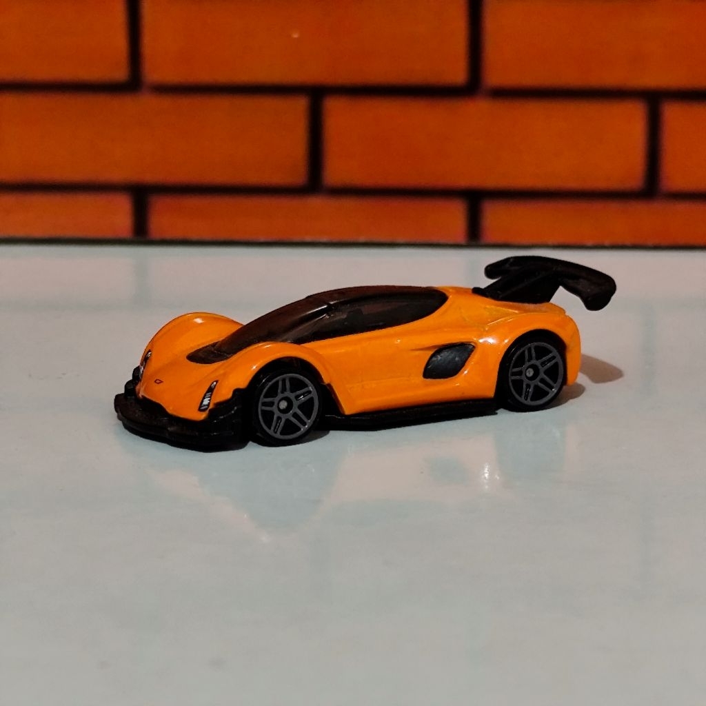 Hotwheels Czinger Fantasy Loose Mulus