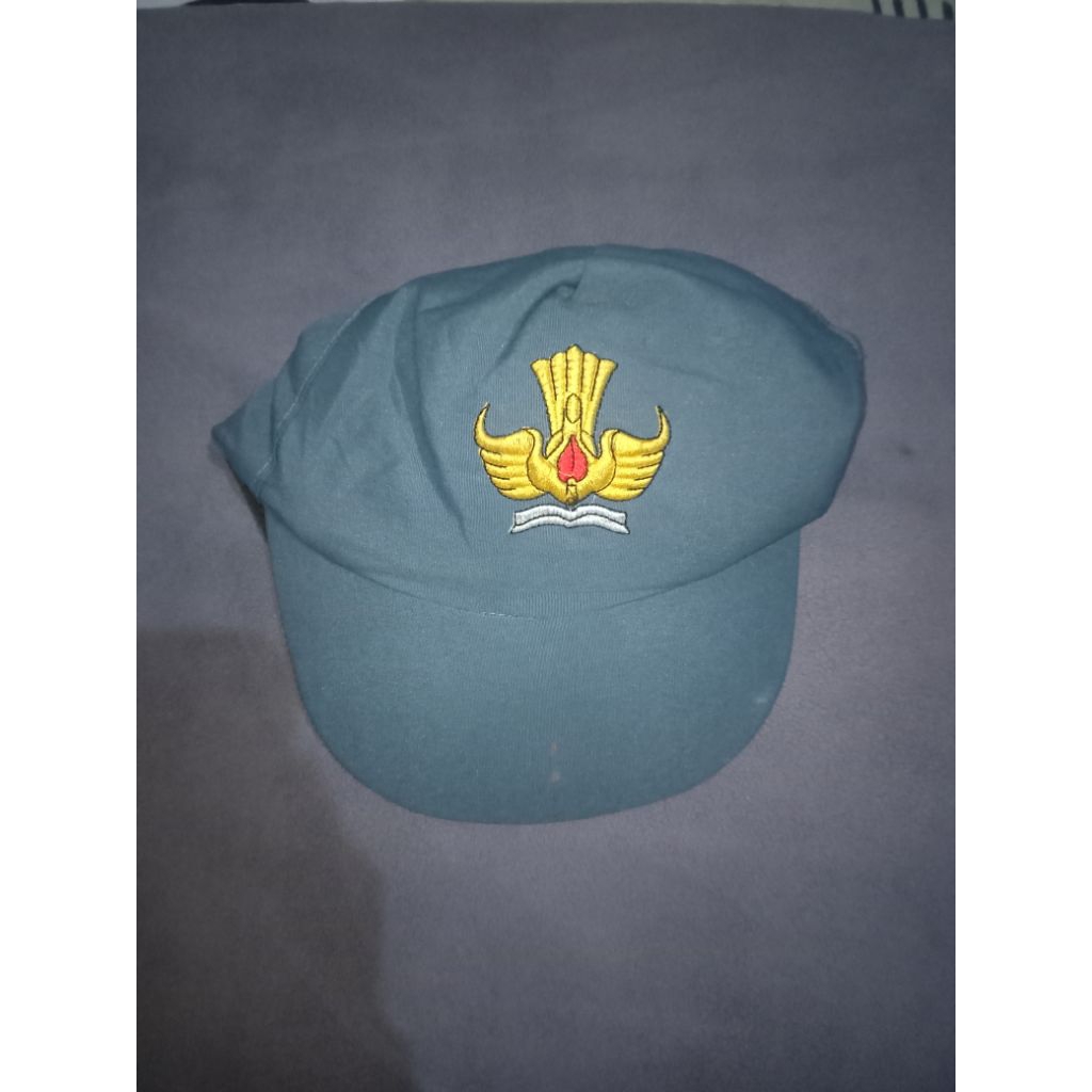 [PRELOVED] Topi OSIS SMA Biru Keabuan Murah Model Perekat Tempel Pad Kokoh No Cacat