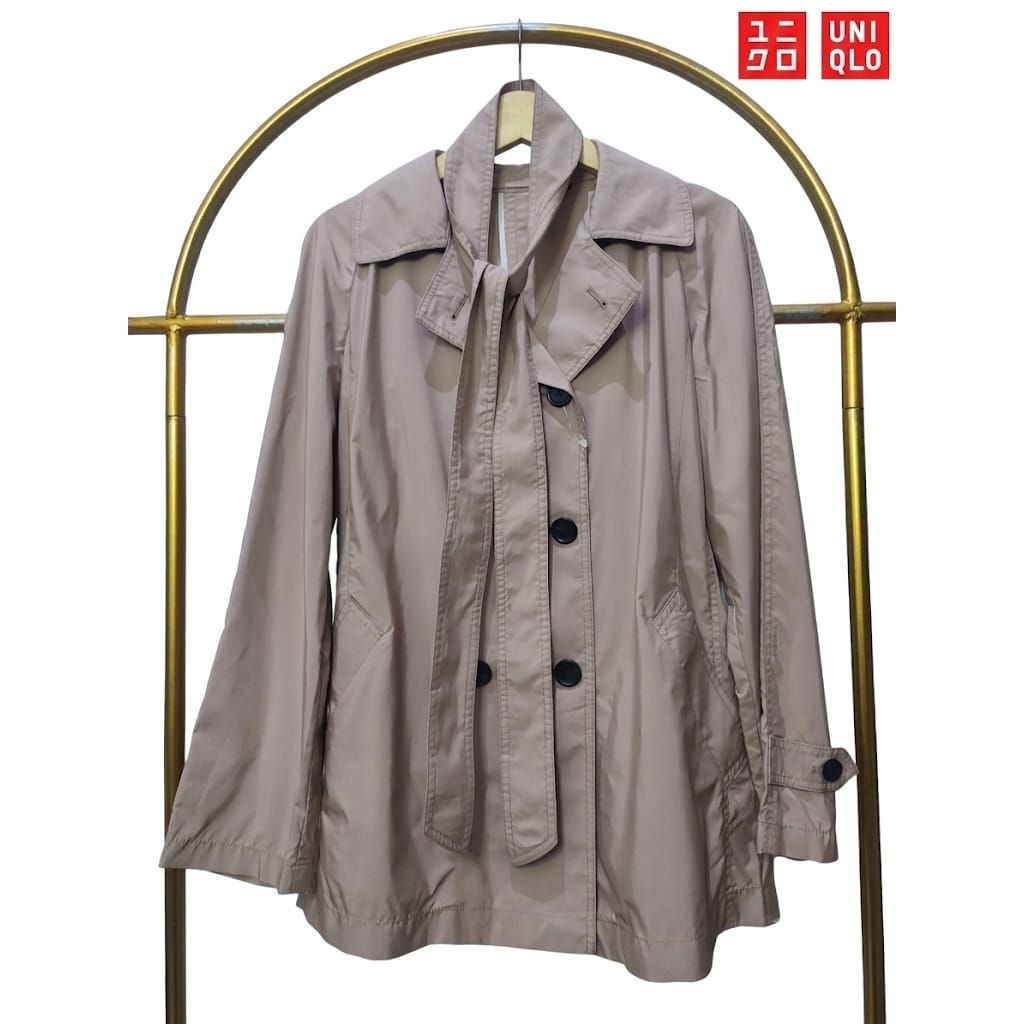 Coat Uniqlo jacket parasut size XL LD 106-110 cream coksu belt pria wanita unisex
