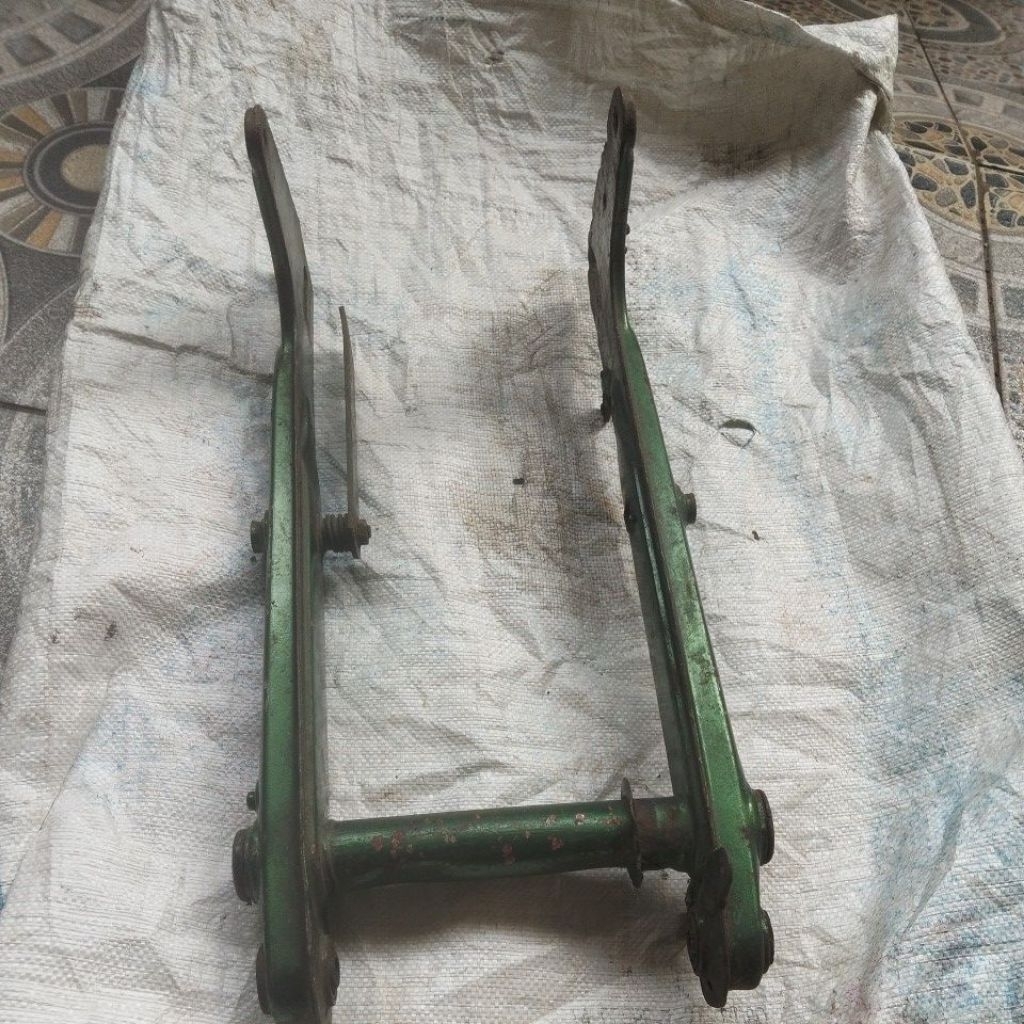swing arem v75/v80 bekas original