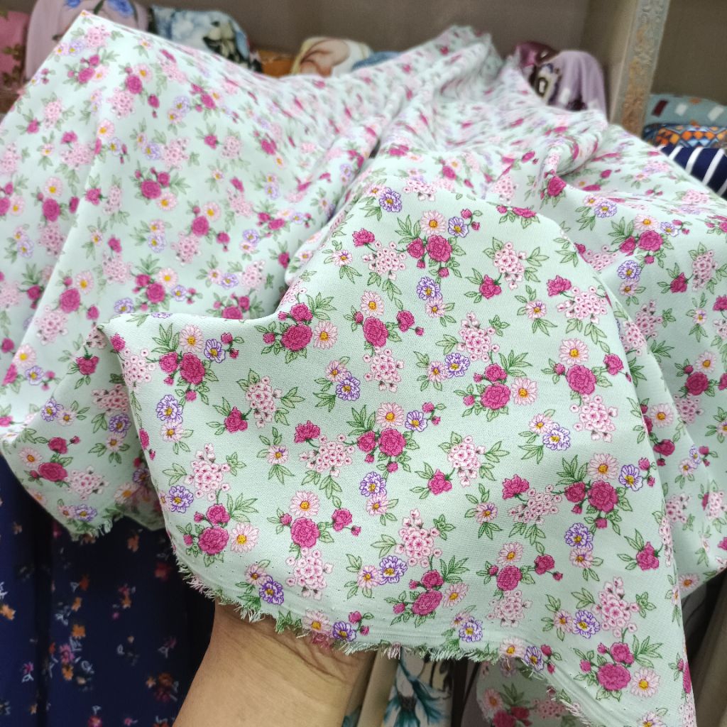 kain bahan wolfis premium - kain motif bunga kecil flowly - kain wolpeach garmen - kain pilihan impo