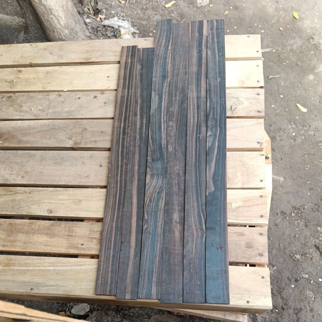 kayu eboni
