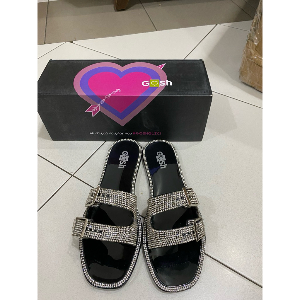 sandal Gosh