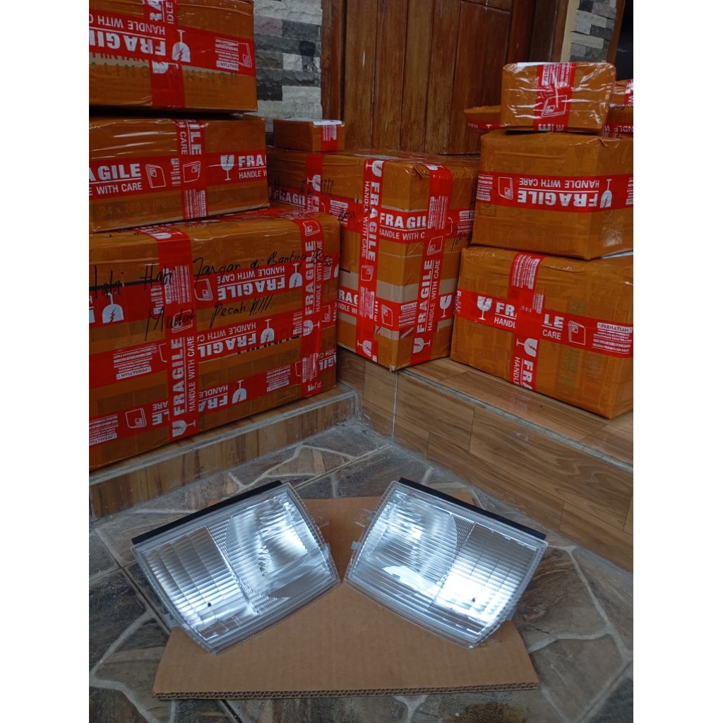 LAMPU KOTA / VARIASI ORIGINAL MITSUBISHI CANTER