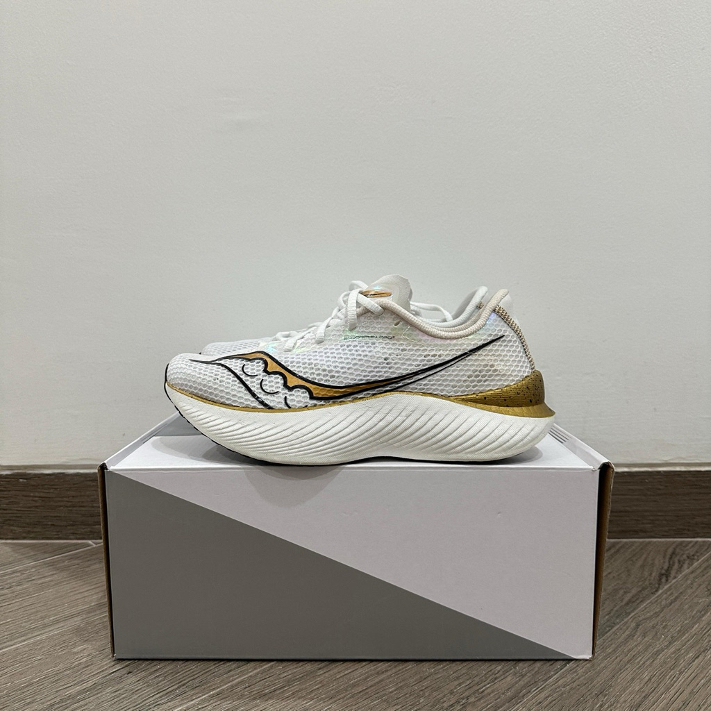 Saucony Endorphin Pro 3 - White / Gold