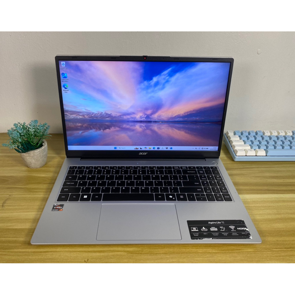 Acer aspire lite 15 Ryzen 7 5700U