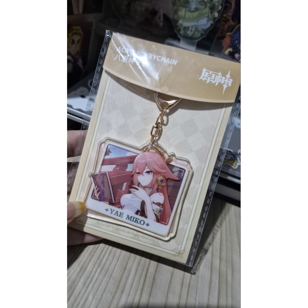 Acrylic Keychain Yae Miko – Genshin Impact