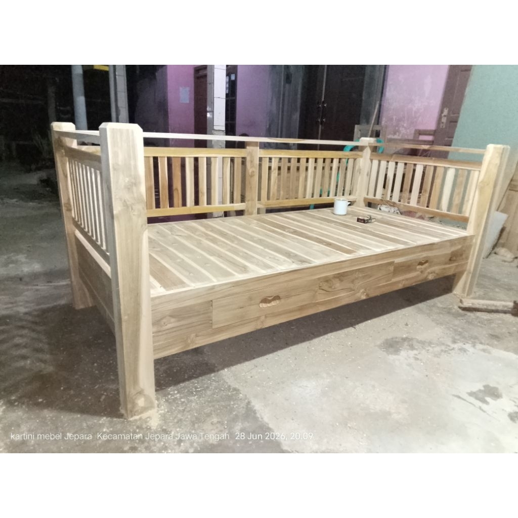 bale bale minimalis kayu jati