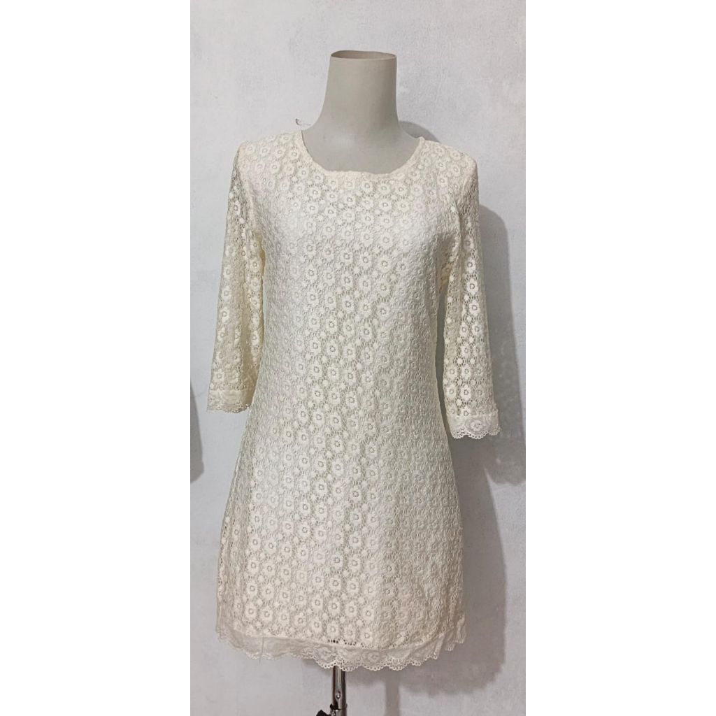 Atasan Wanita Cream Brukat Premium | Tunik Lace Elegan Lengan 3/4