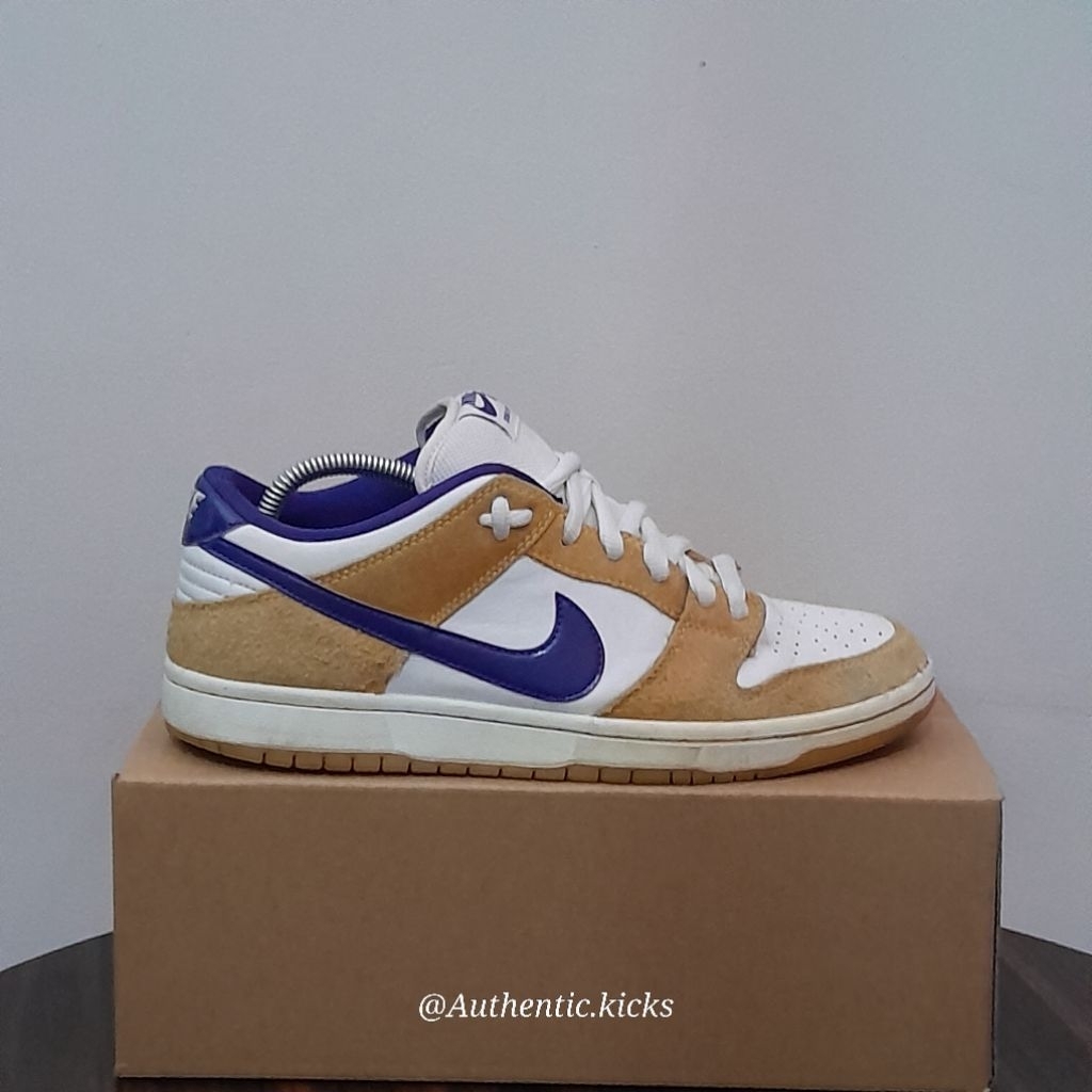 Sepatu Second Lifestyle Nike SB Dunk Low Pro Laser Orange Size 42.5 insole 27 cm