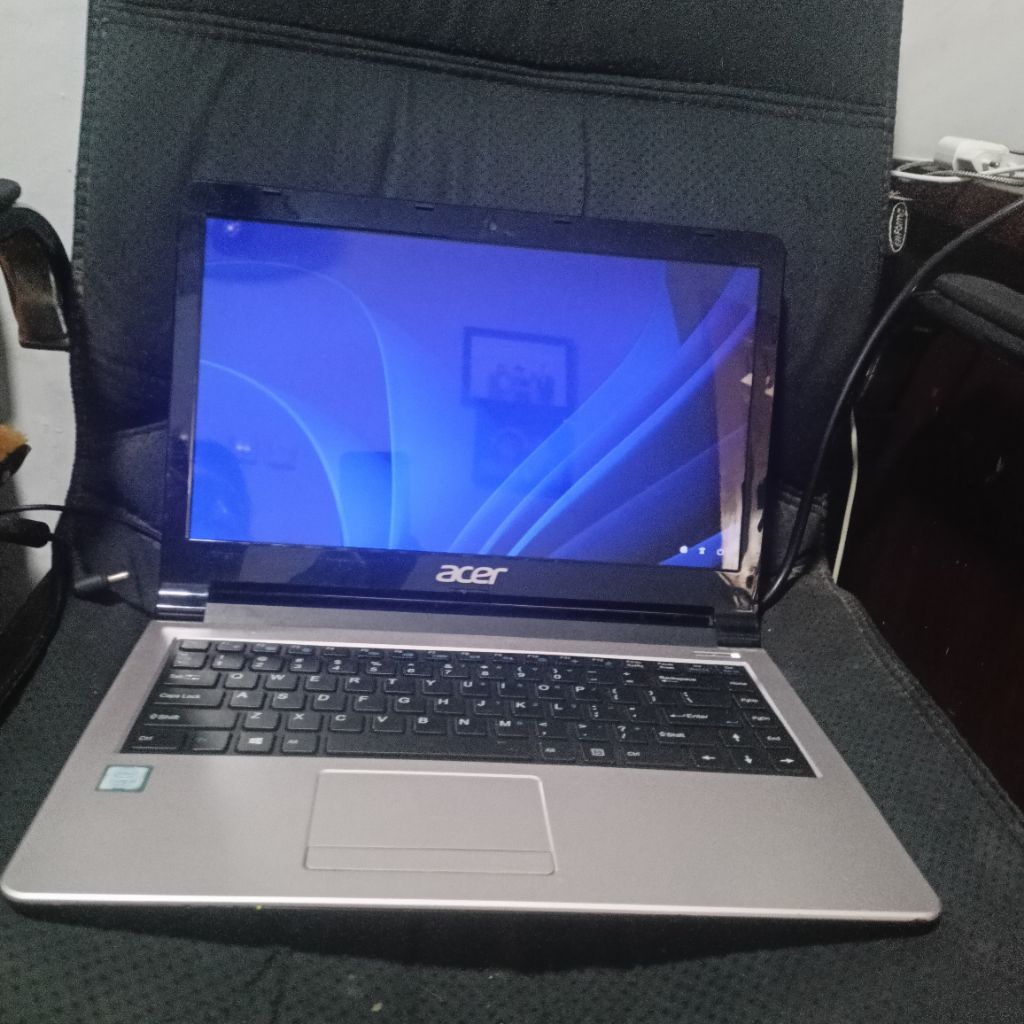 Laptop Acer Z476 Minus dikit