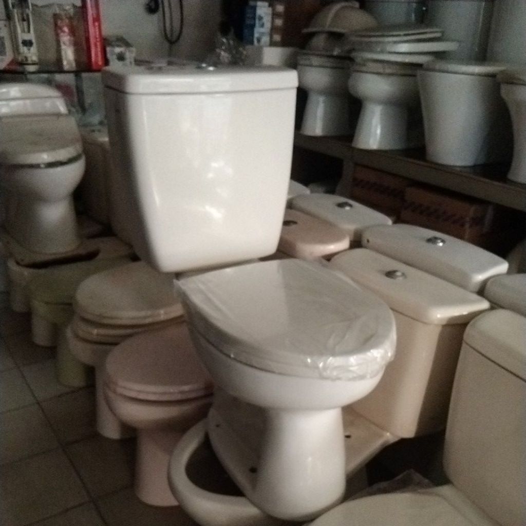 kloset closet Closed Duduk Termurah Merk Toto( bekas)