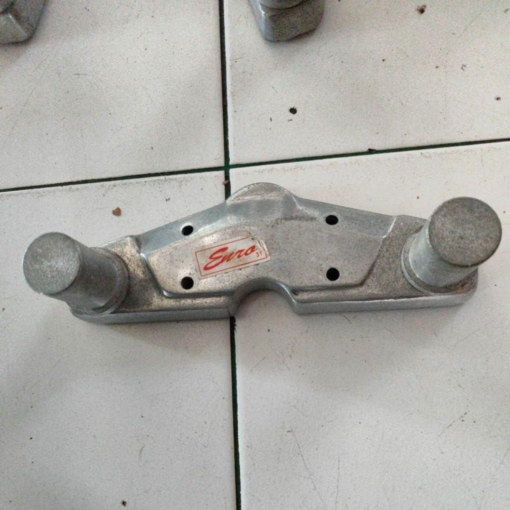 dudukan stang jepit 31mm drat lubang baut 10