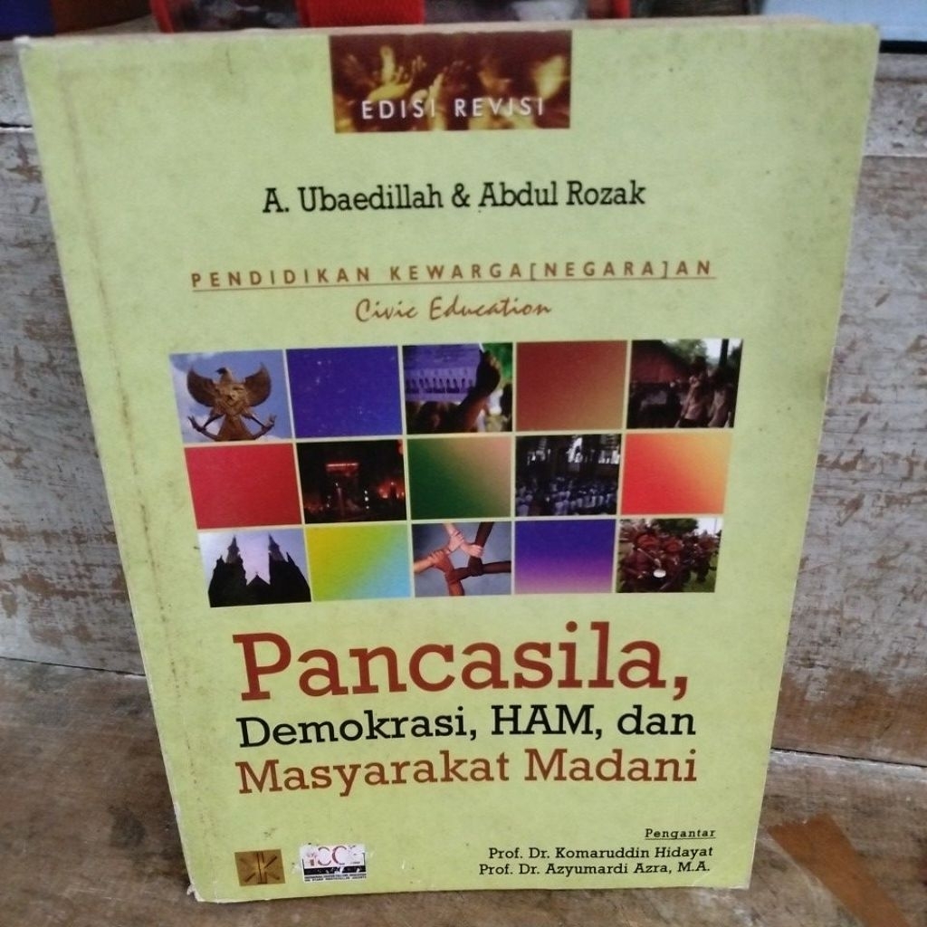 BEKAS PENDIDIKAN KEWARGANEGARAAN CIVIC EDUCATION.