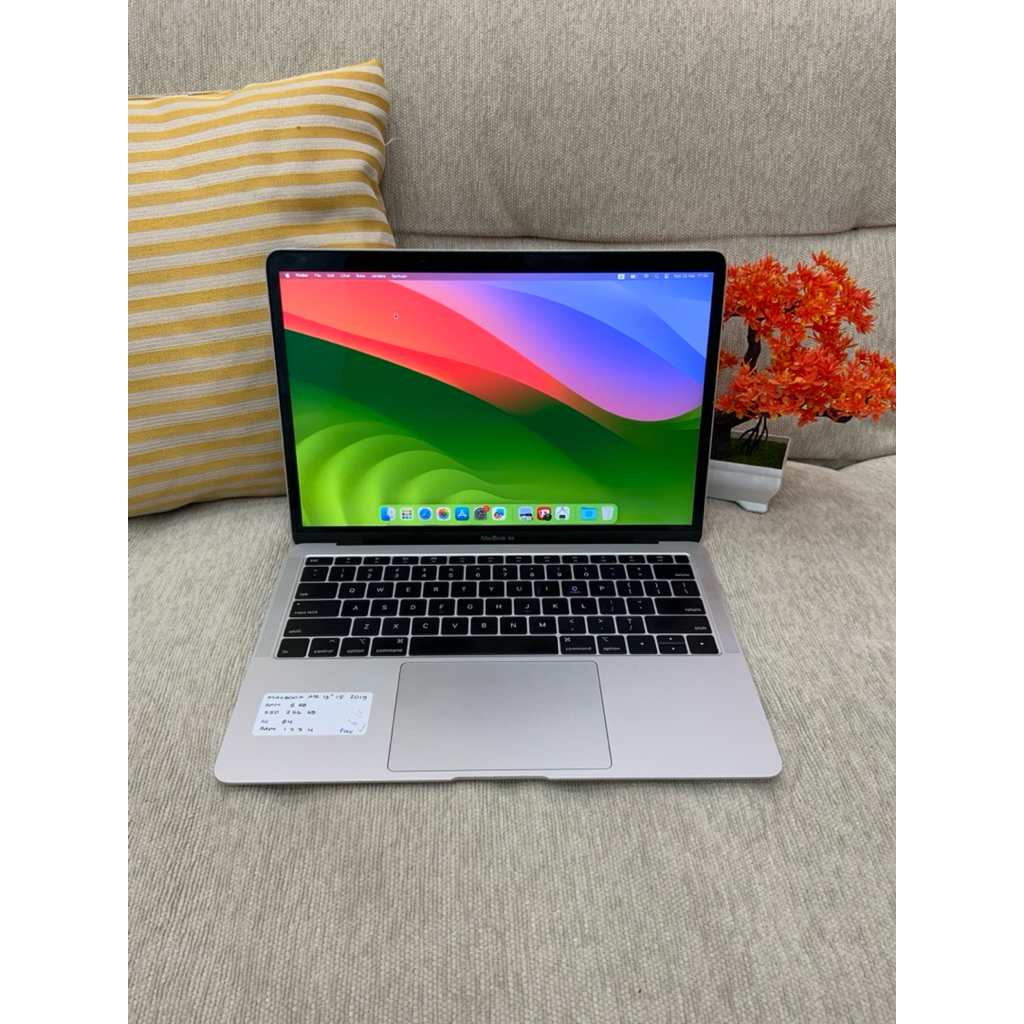 MacBook Air 2019 i5 13inch 8GB 256GB
