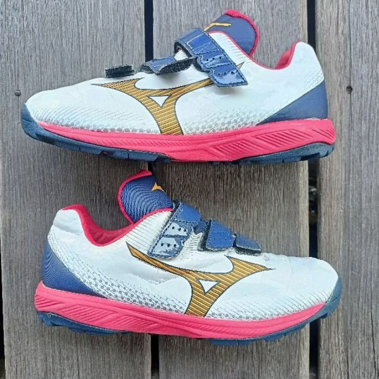 Sepatu mini soccer second (Mizuno)