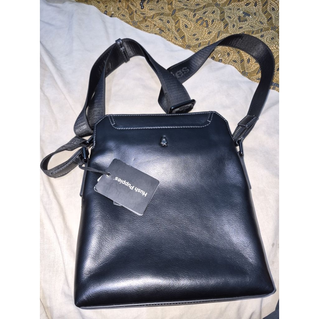 Hush Puppies tas pria paxton sling bag
