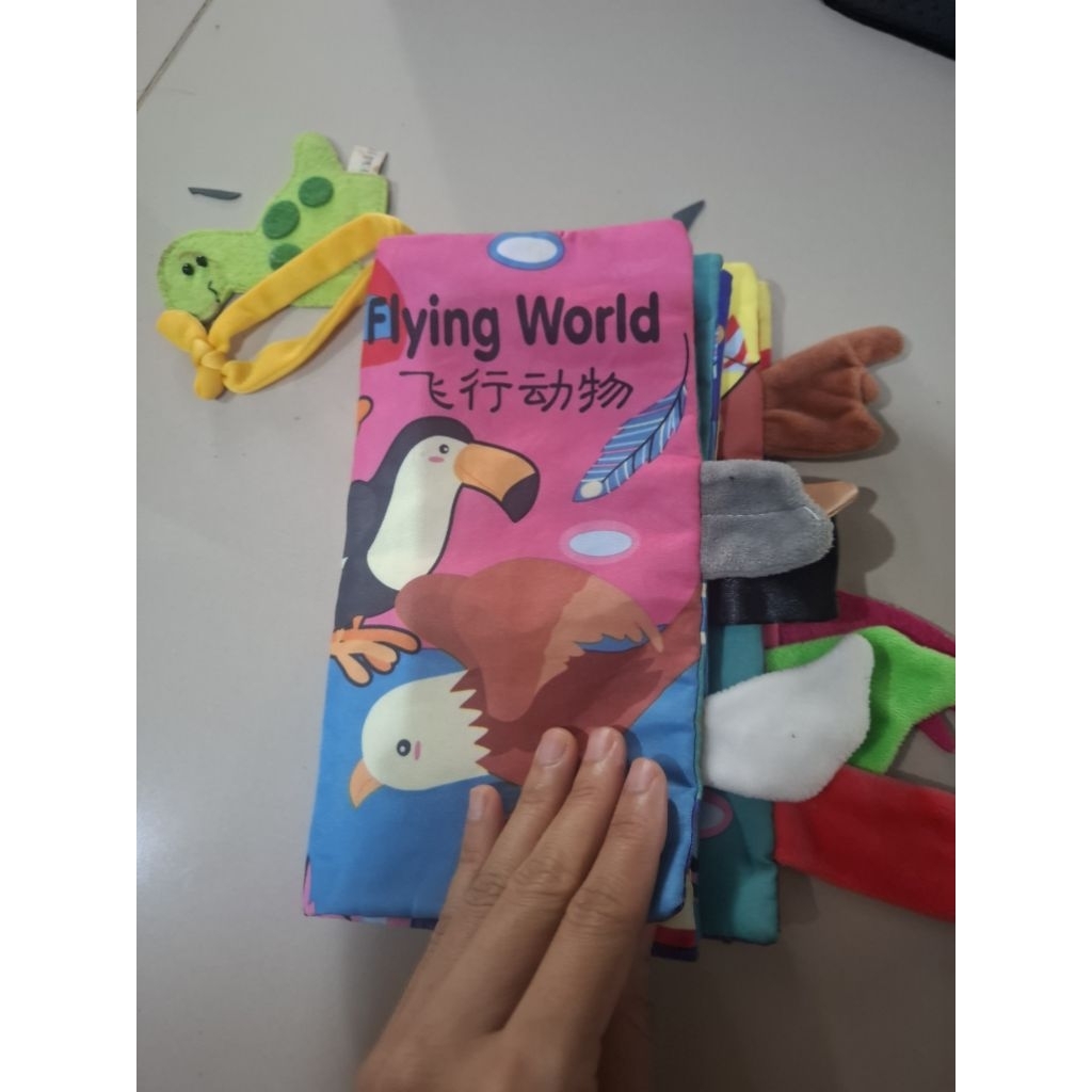 soft book flying world.. buku ekor soft book