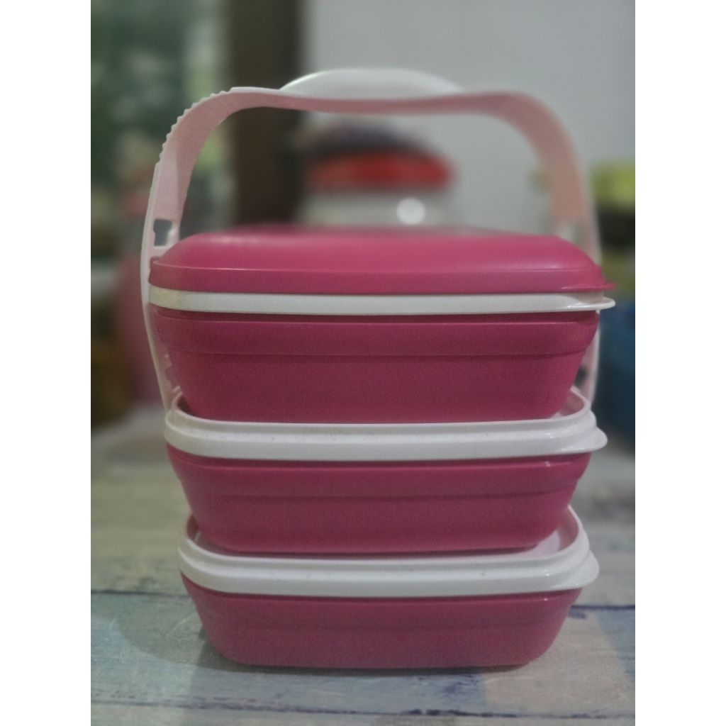 Tupperware picnic set trio