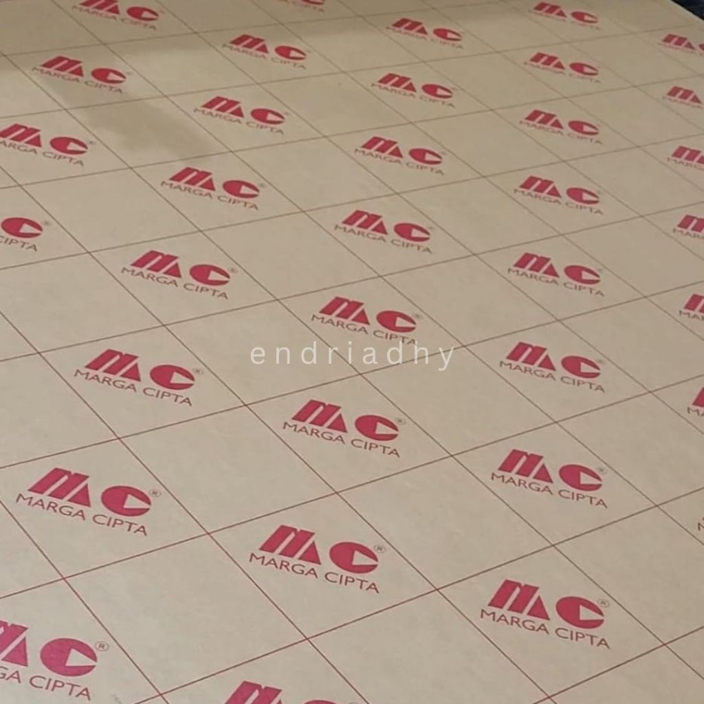 Akrilik Bening MC Marga Cipta 122 cm x 244 cm Ketebalan 2mm