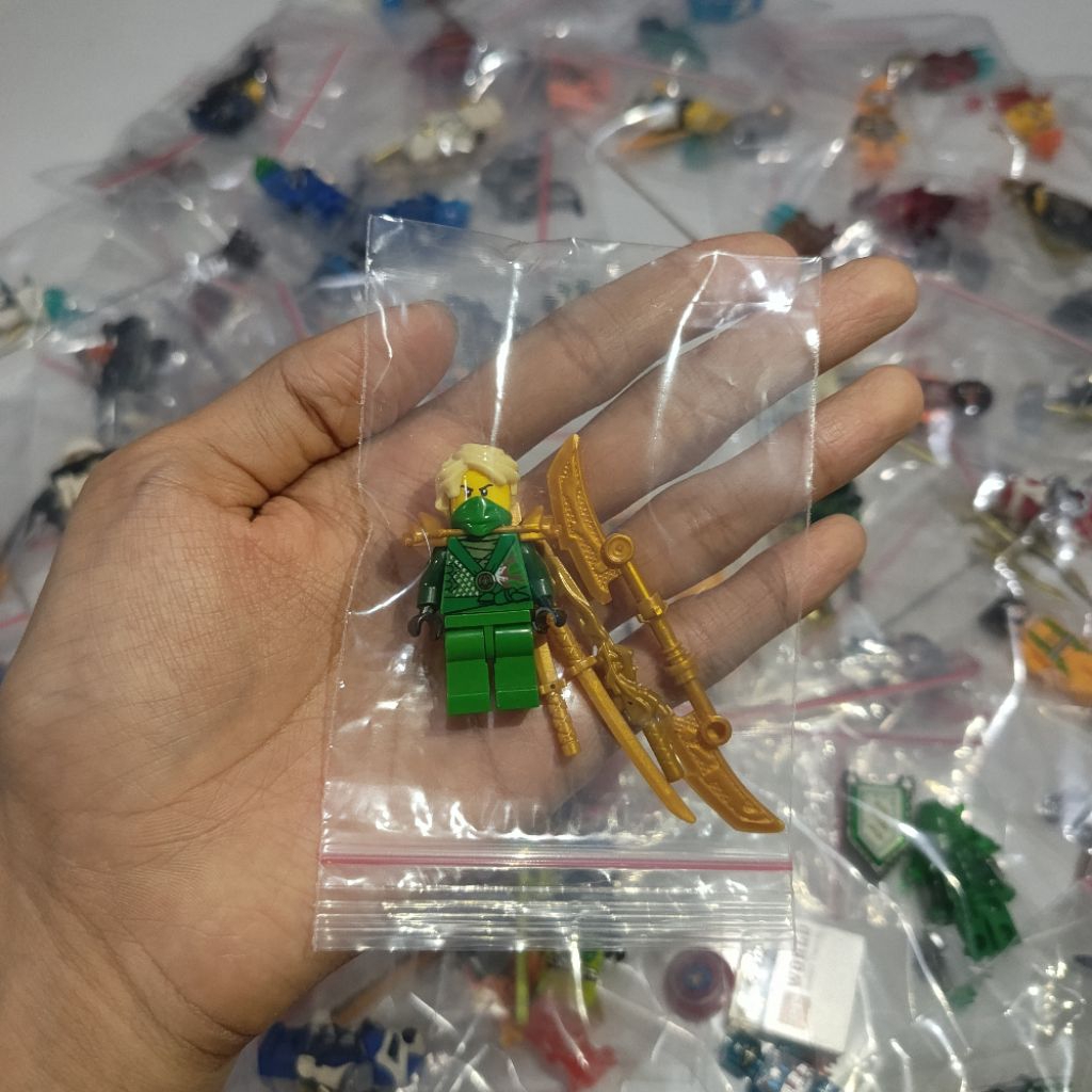 Lego Ninjago Tecno Robe The Green Ninja Lloyd Rebooted