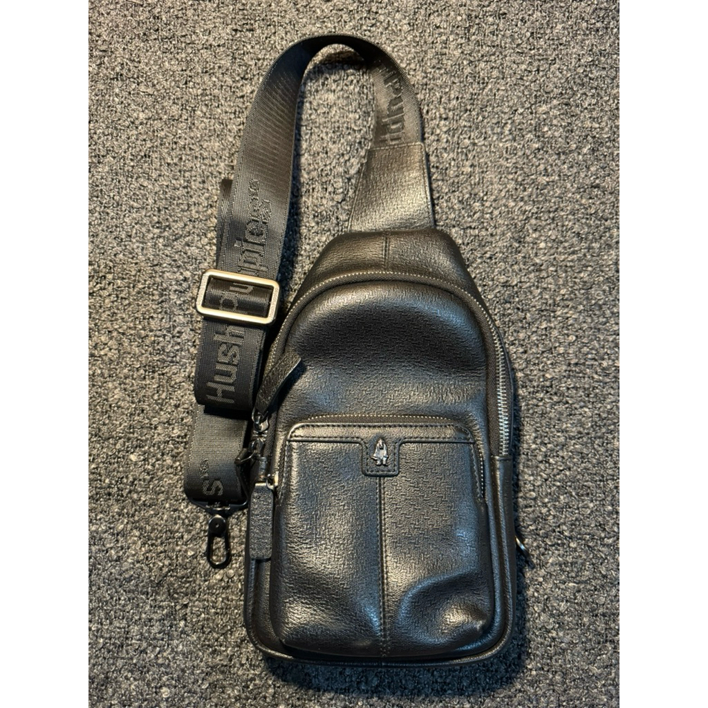 Preloved (tas slempang hush puppies )
