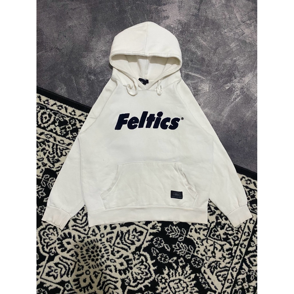 hoodie feltics towel