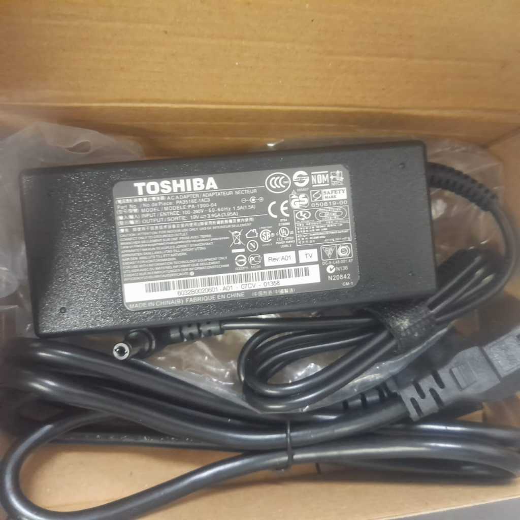 Toshiba A100 A150 A300 L300 19V 90W Original Charger
