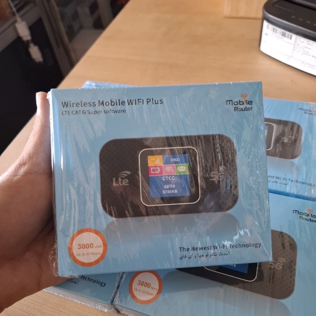 WIFI MODEM WIFI 4G/5G LTE MIFI ROUTER 3000 MAh / WIRELESS MOBILE WIFI PLUS LTE CAT6 300Mbps