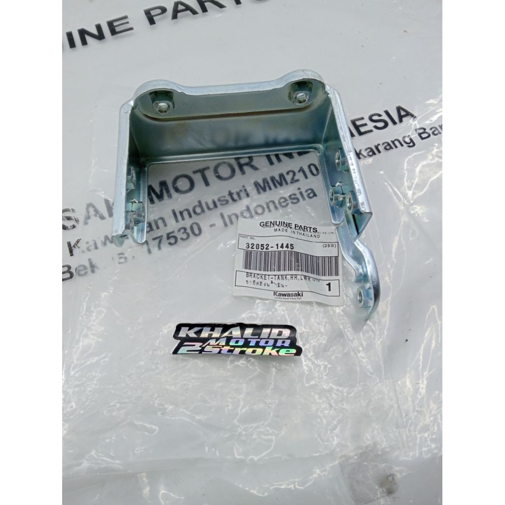 BREKET BRACKET BRAKET DUDUKAN TENGKI TANGKI BAWAH NINJA RR OLD ZX CBU ORIGINAL KAWASAKI PART 32052-1