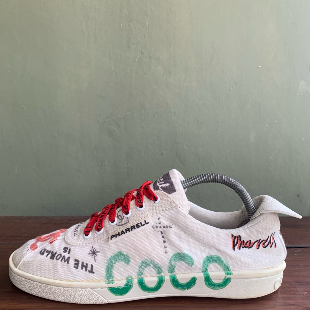 Sepatu Chanel Pharrell Second 42