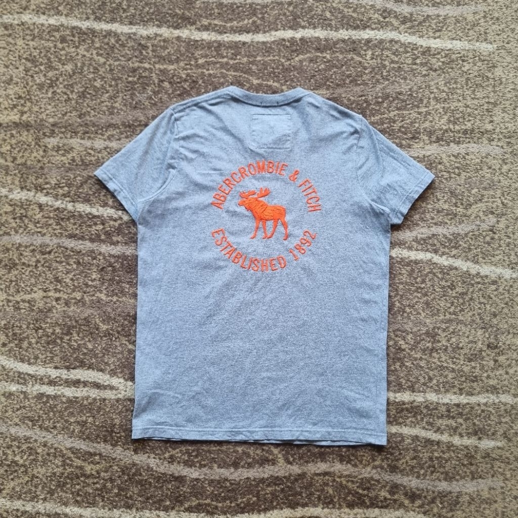 Kaos Abercrombie & Fitch