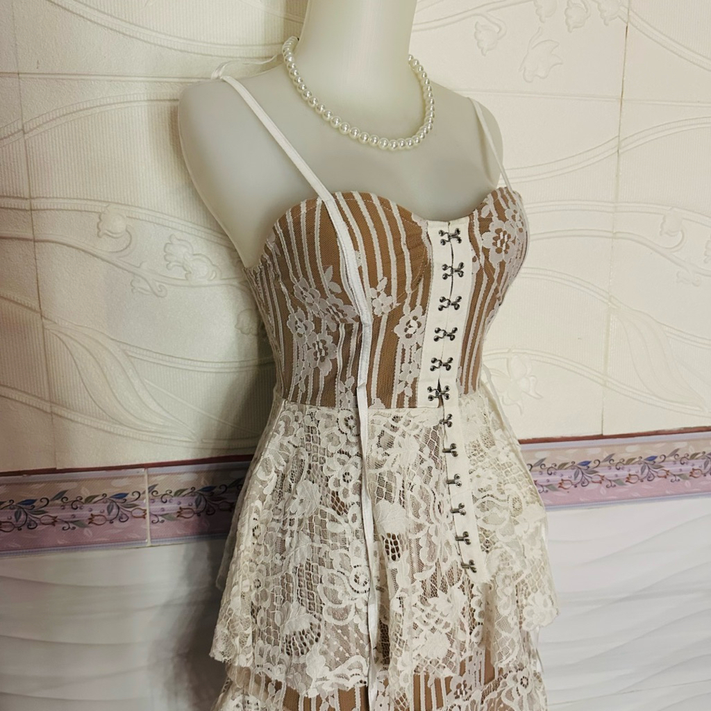 putih broken white outfit biduan manggung konser Dress Vintage