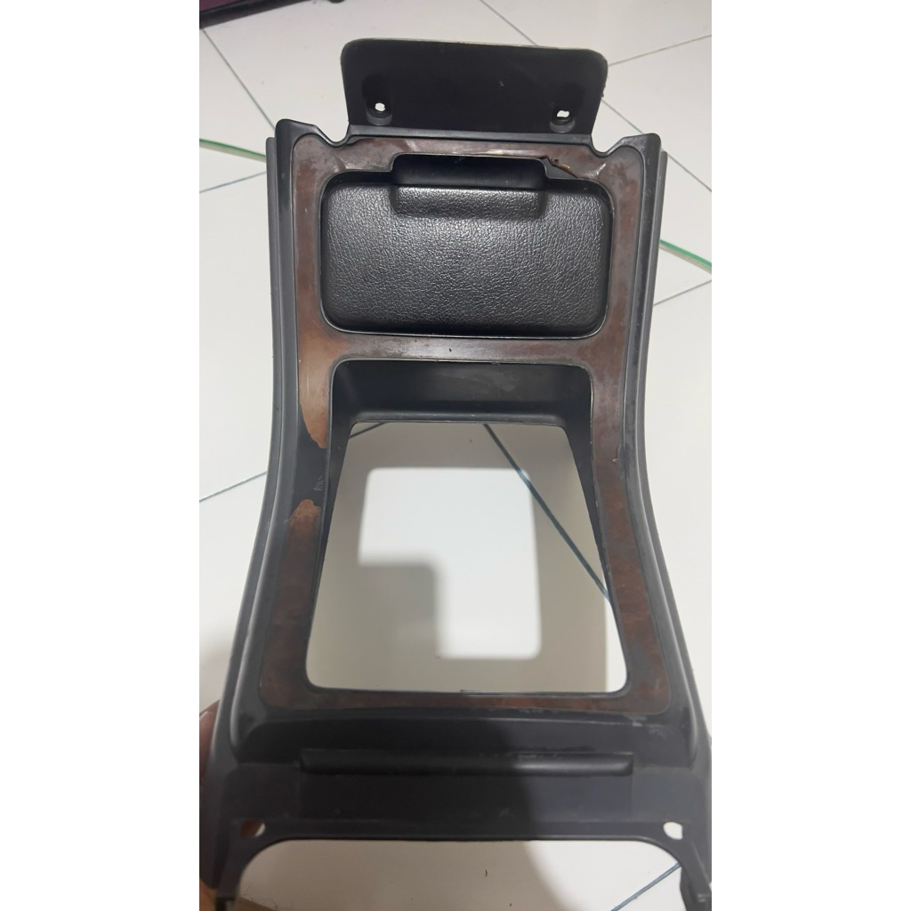 Konsol Box Depan Kijang Krista Original