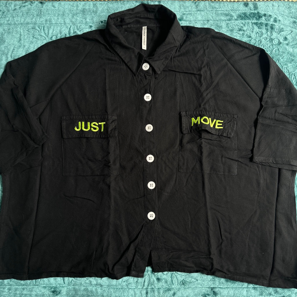 Colorbox Kemeja Hitam Semi Crop uk L