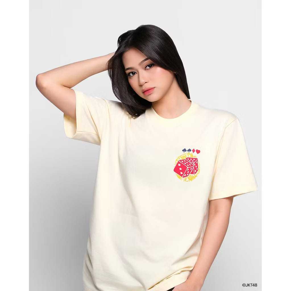Kaos JKT48 T-Shirt Pertaruhan Cinta Ivory Tshirt Wanita dan Pria - Ivory 24s