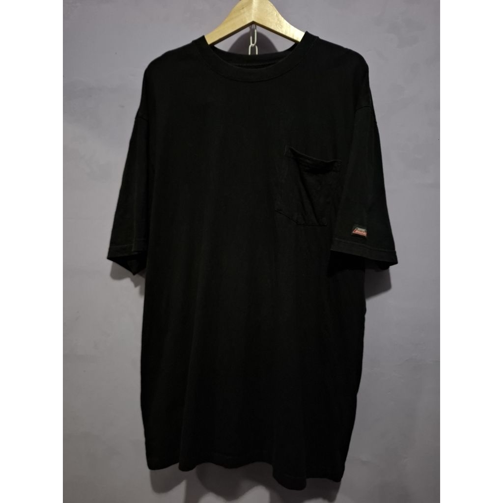 kaos dickies poket hitam