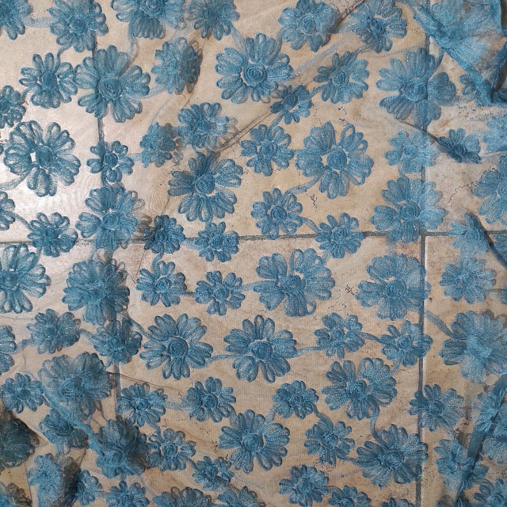 kain Tile Motif Timbul