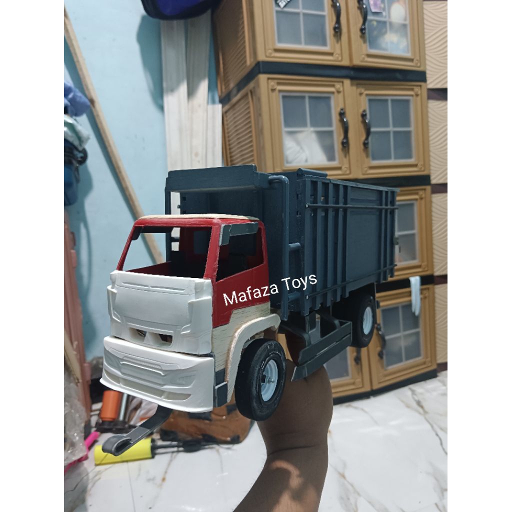 Miniatur Truk Oleng skala truk plastik