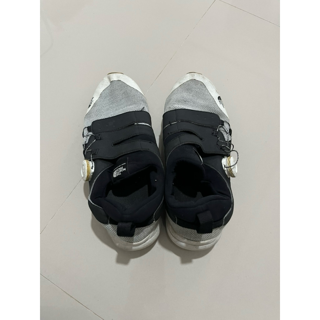 Sepatu north face size 39