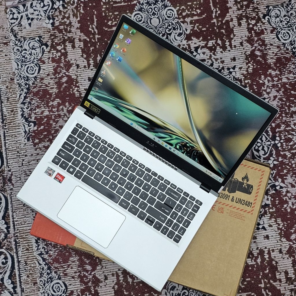 Laptop Premium Acer AMD Ryzen 5-7520U RAM 16GB SSD 512GB NUMPAD 15INCH Windows 11 Generasi terbaru s