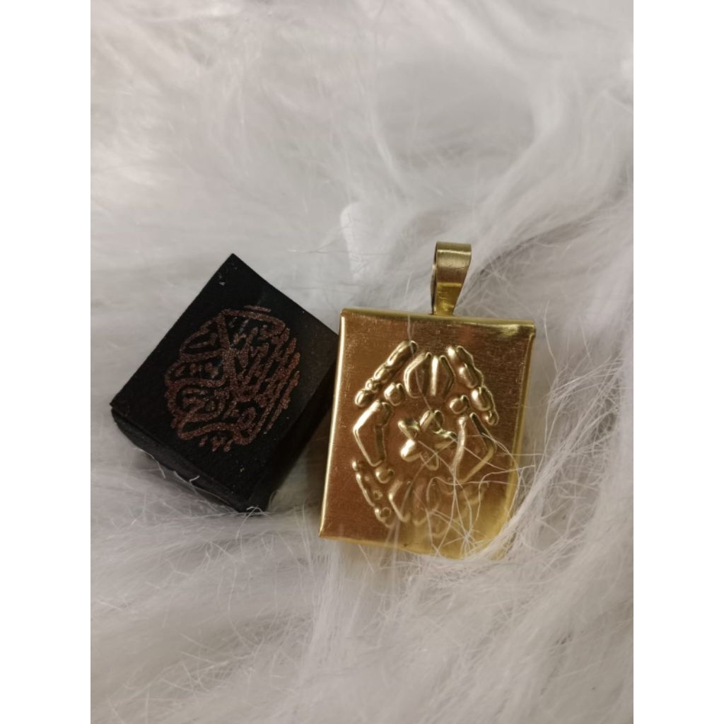 alquran mini hitam tinta emas kotak bandul