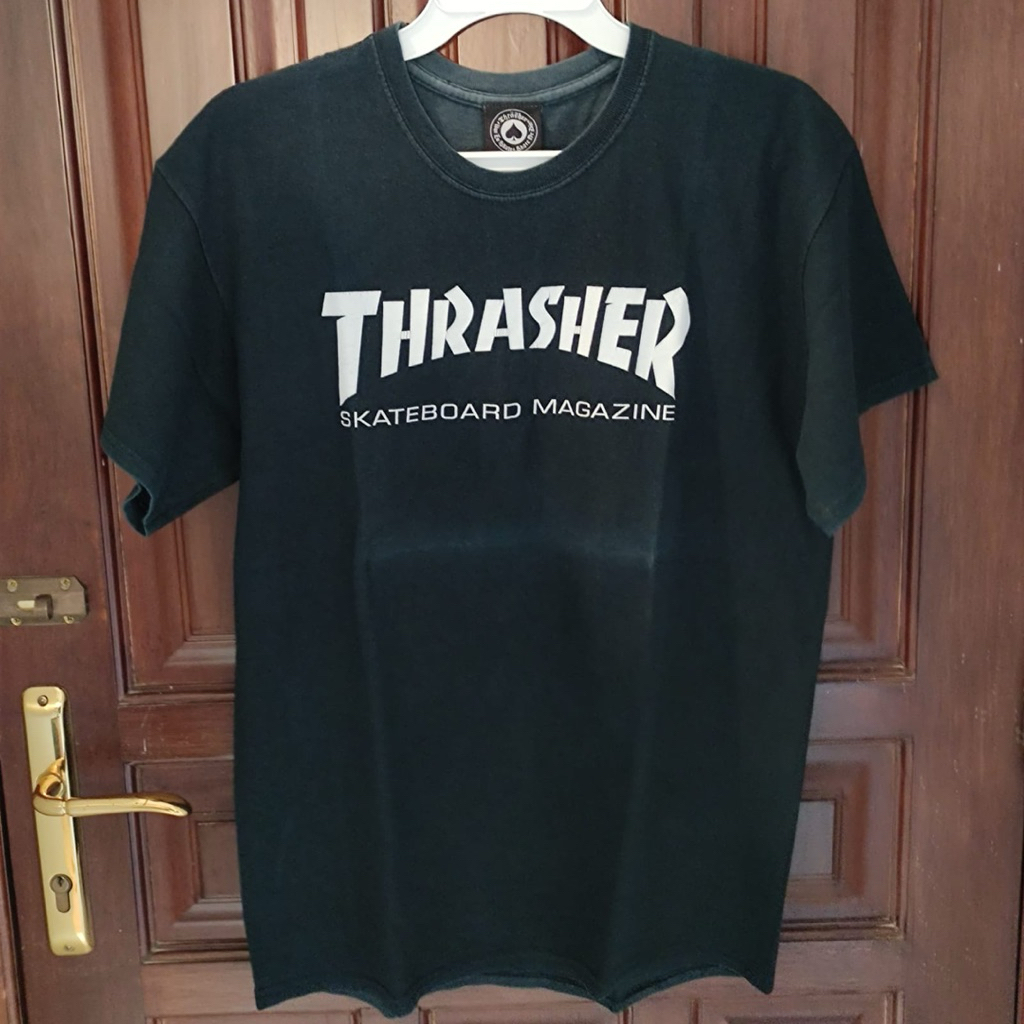 Kaos trasher black size L used second pemakaian pribadi